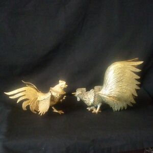 Brass Roosters In Outstanding Detail 3 Dimensions Vtg, sturdy Thick Brass